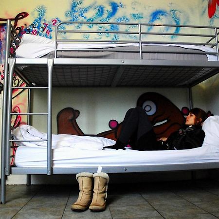 Bob'S Youth Hostel Амстердам Номер фото